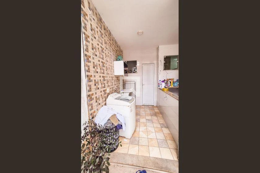 Мебльований будинок 600 м² з 5 спальнями та 3 ванними — photo 16