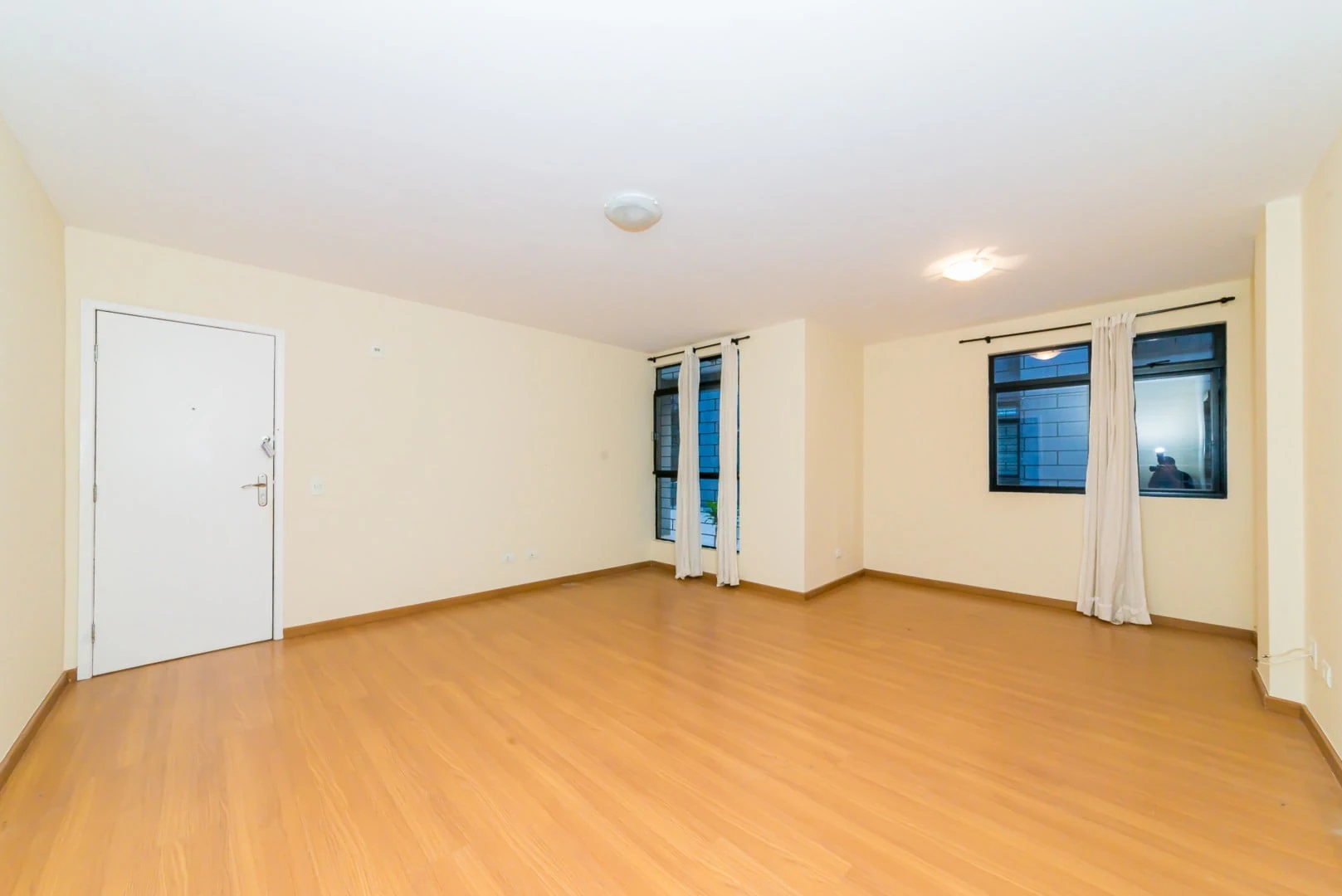 Apartamento com piso de madeira ou laminado, Cabral — photo 3
