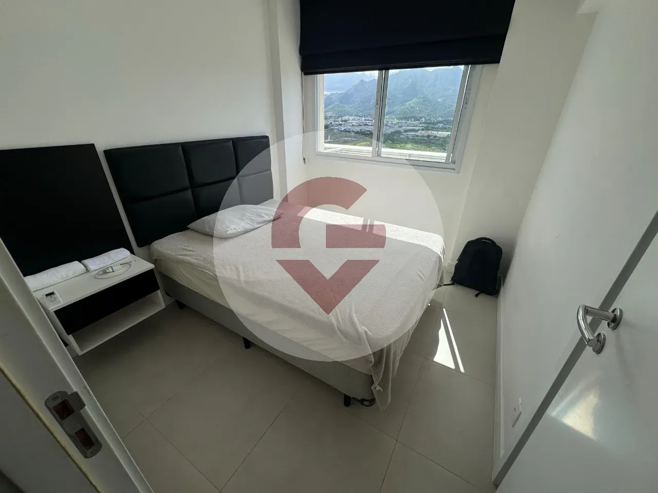 Furnished apartment, 102 m², with a glass-enclosed balcony — photo 5