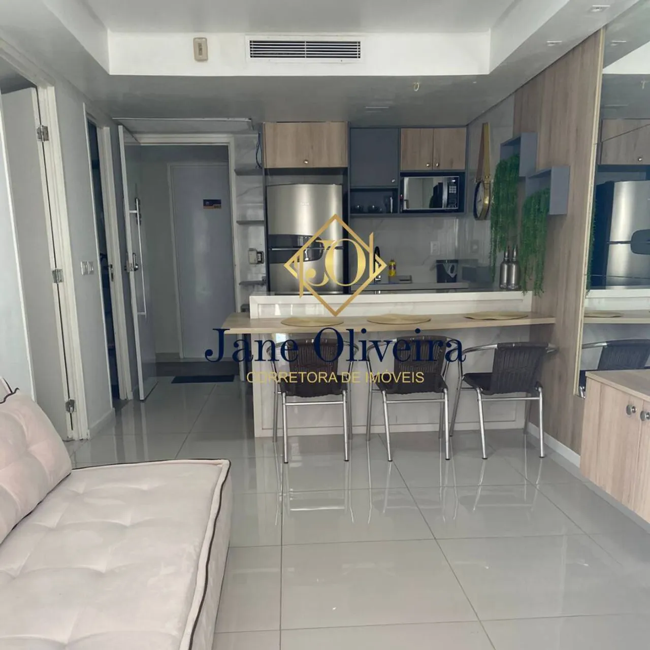 Furnished 1-bedroom apartment with open-plan kitchen — photo 2