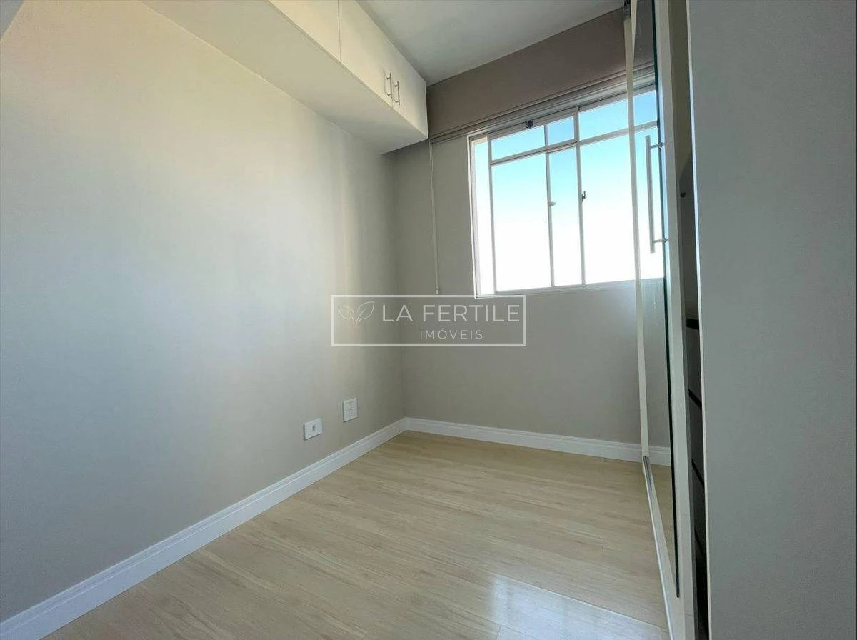 Furnished apartment, 55 m², with wood or laminate floors — photo 11
