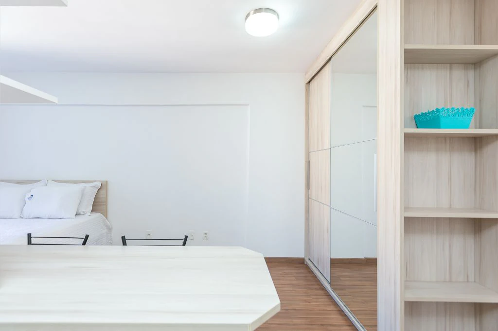 Furnished 25 m² studio with balcony on the 12th floor — photo 5