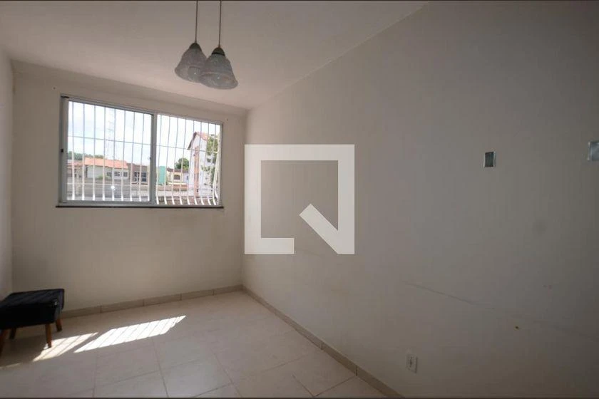 Apartamento de 2 quartos em condomínio com piscina — photo 2