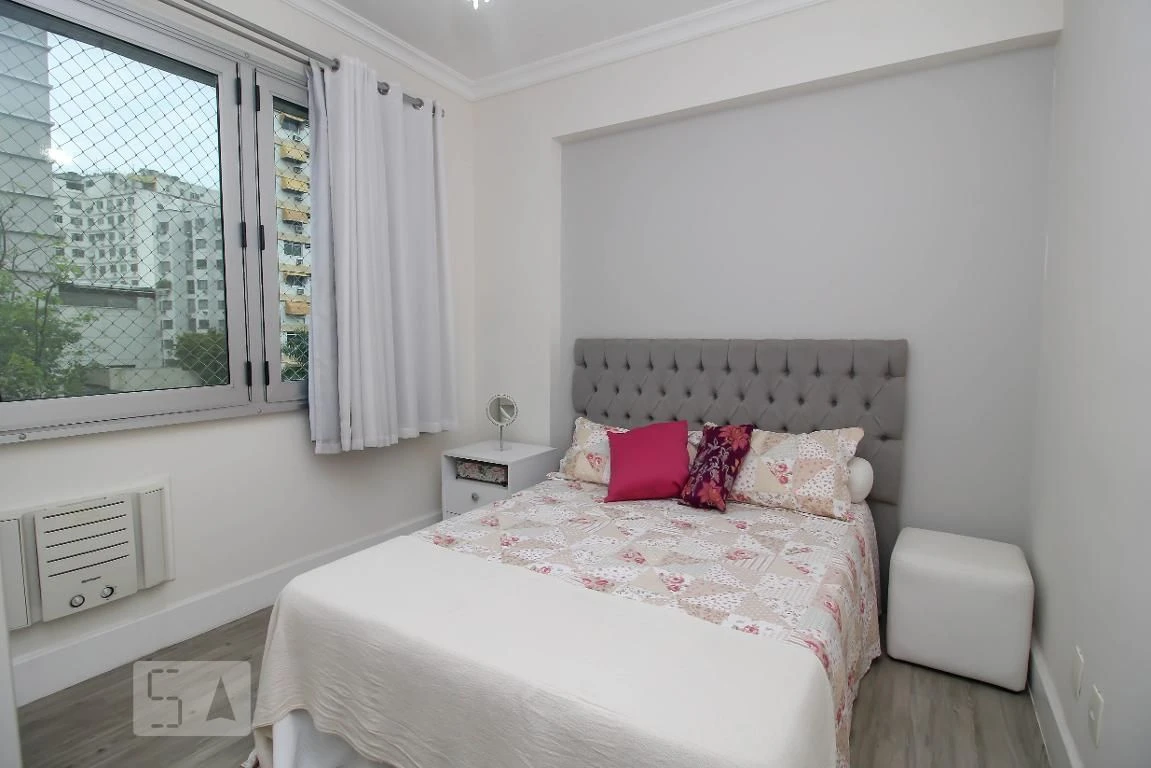 3-bedroom apartment with a glass-enclosed balcony — photo 3