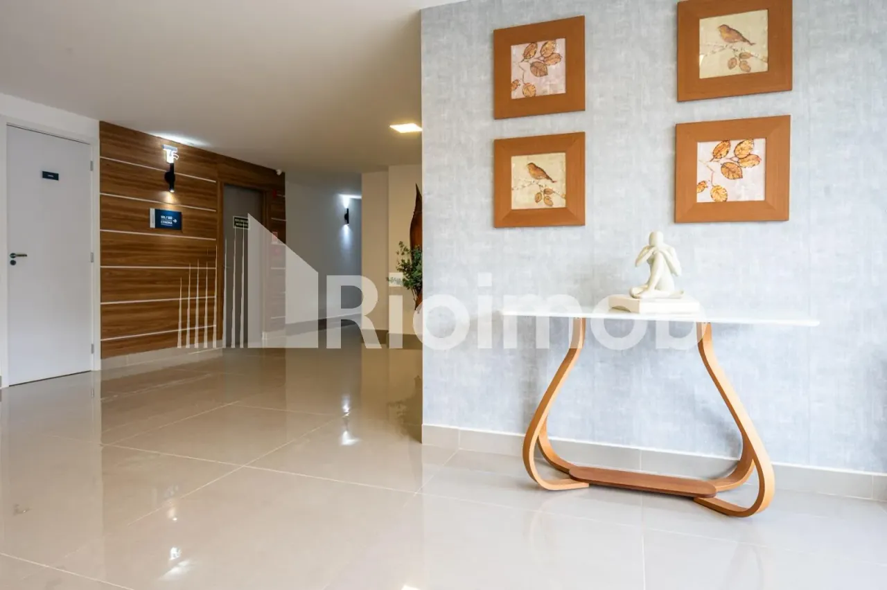 2-bedroom apartment with 1 suite and a balcony — photo 6