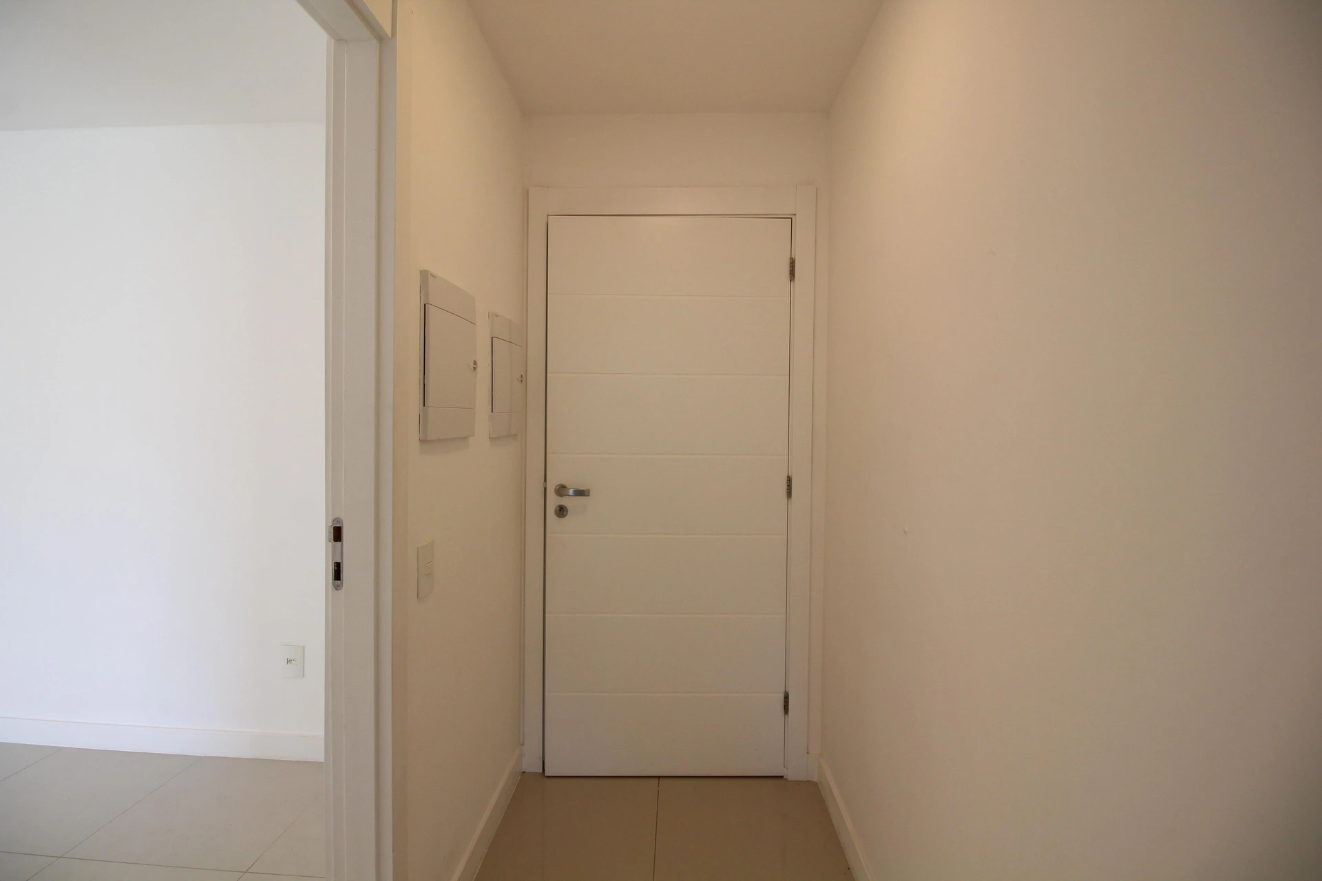 Apartamento de 2 quartos com janelas do piso ao teto — photo 46