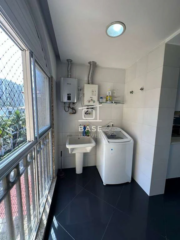 Furnished 2-bedroom apartment with balcony — photo 17