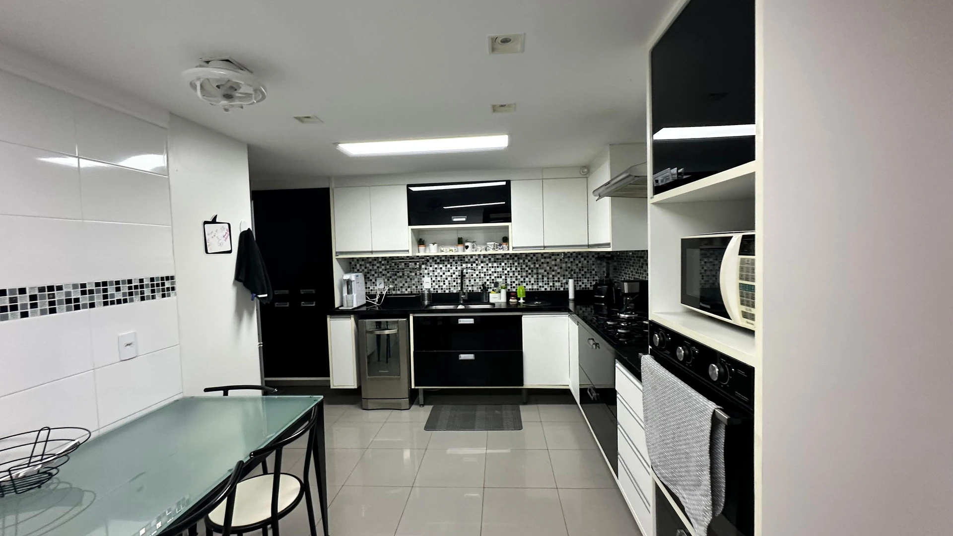 300 m² apartment with a washing machine and a dishwasher — photo 25