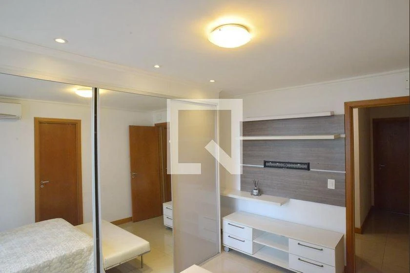 Glass-enclosed balcony in a 4-bedroom apartment, 233 m² — photo 27