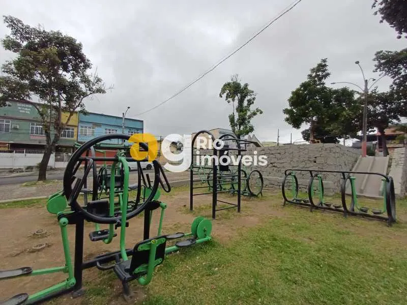 Casa de rua com 3 quartos, 2 banheiros e 100 m² — photo 20