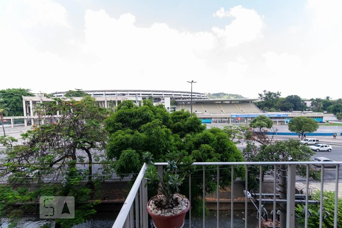 Furnished apartment, 78 m², with a glass-enclosed balcony — photo 13