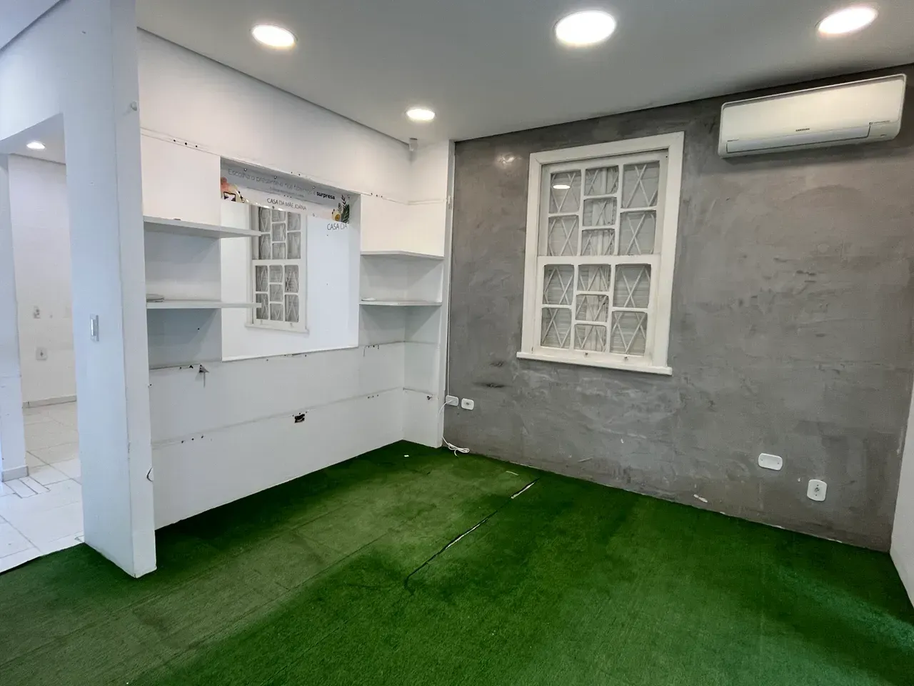 Unfurnished commercial house with 5 bedrooms and 2 baths — photo 7