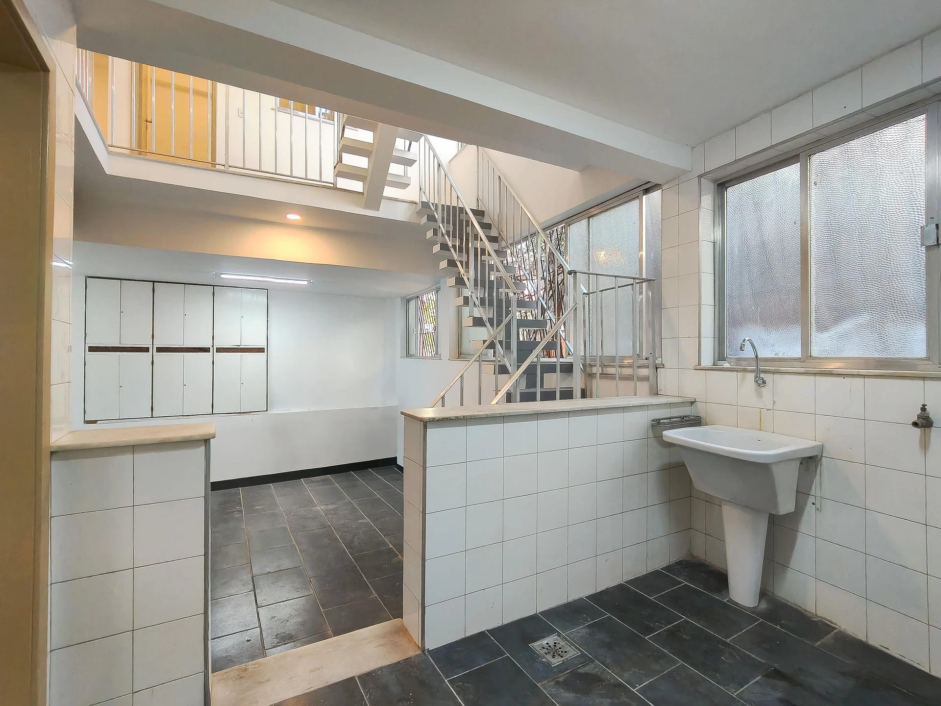 House for rent with 5 bedrooms and 8 bathrooms — photo 61