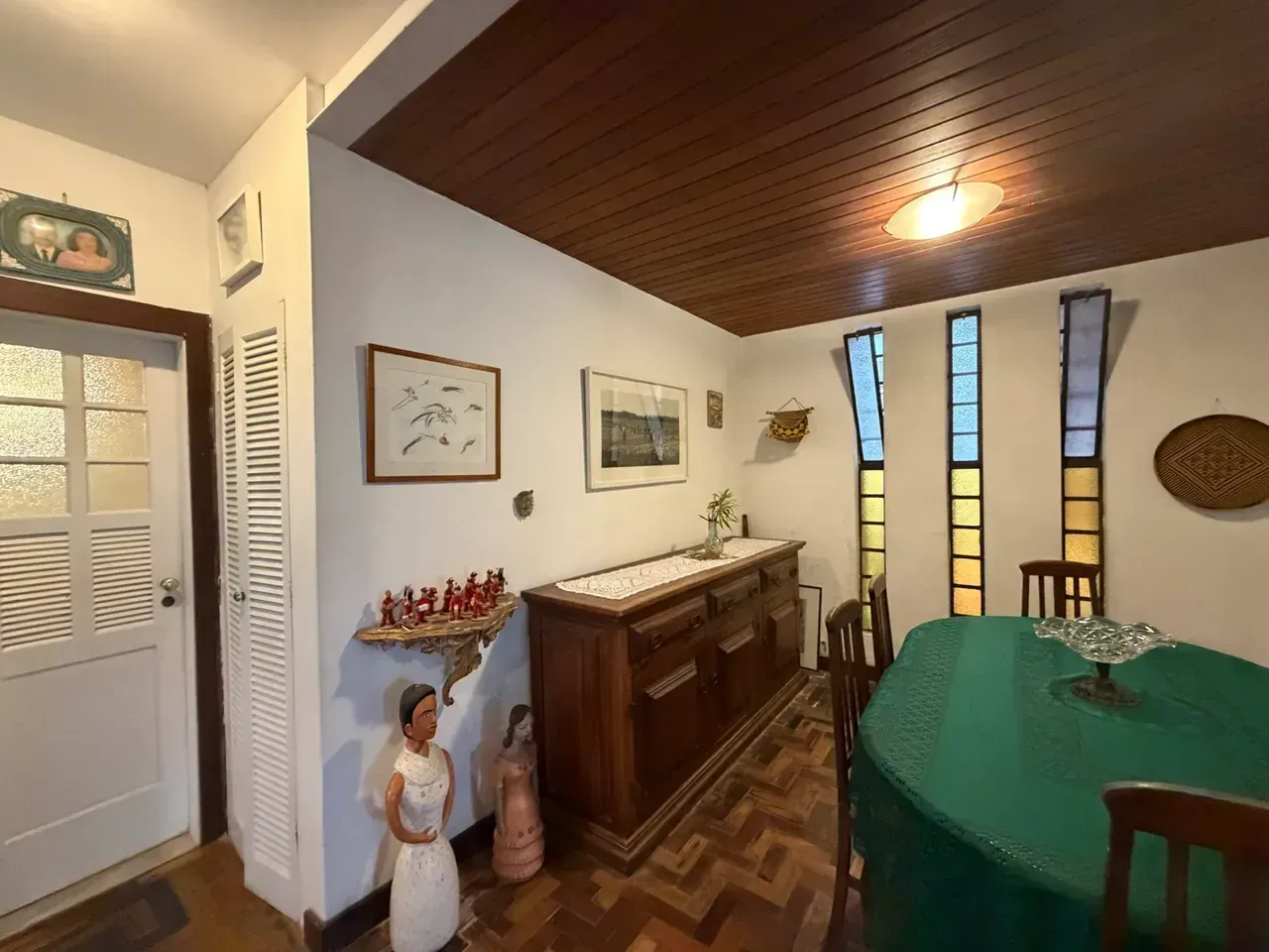 Furnished house with a balcony and 5 bedrooms overall — photo 14