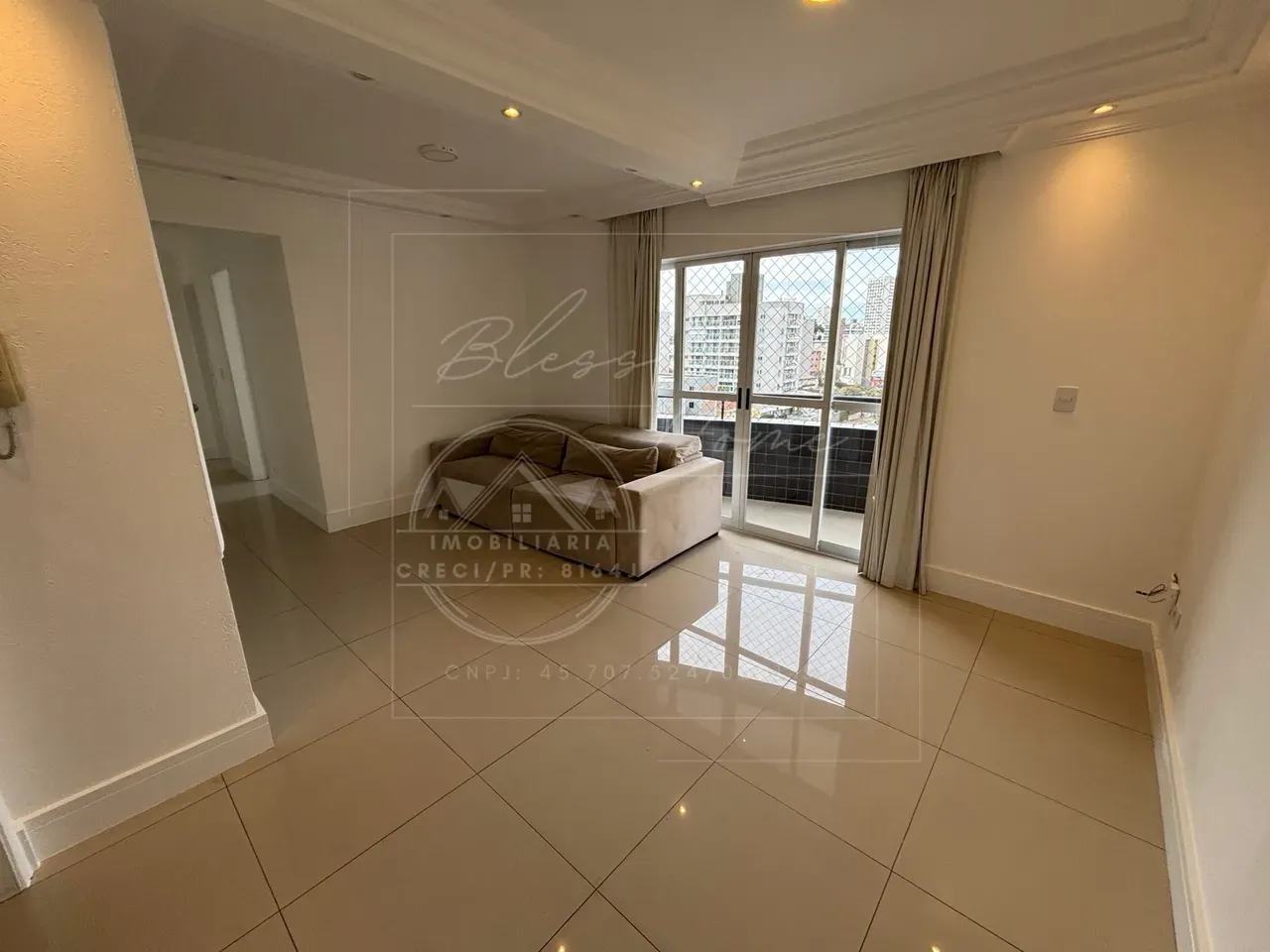 3-bedroom apartment with a closed kitchen and 2 bathrooms