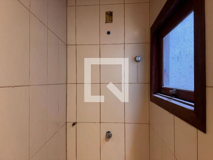 1000 m² house with a washing machine and a bathtub — photo 39
