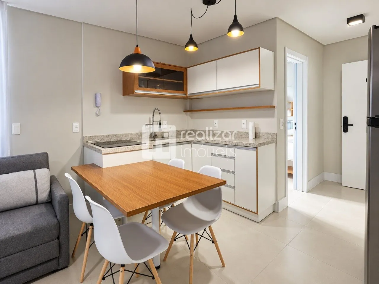 Furnished apartment, 32 m², with a glass-enclosed balcony — photo 2