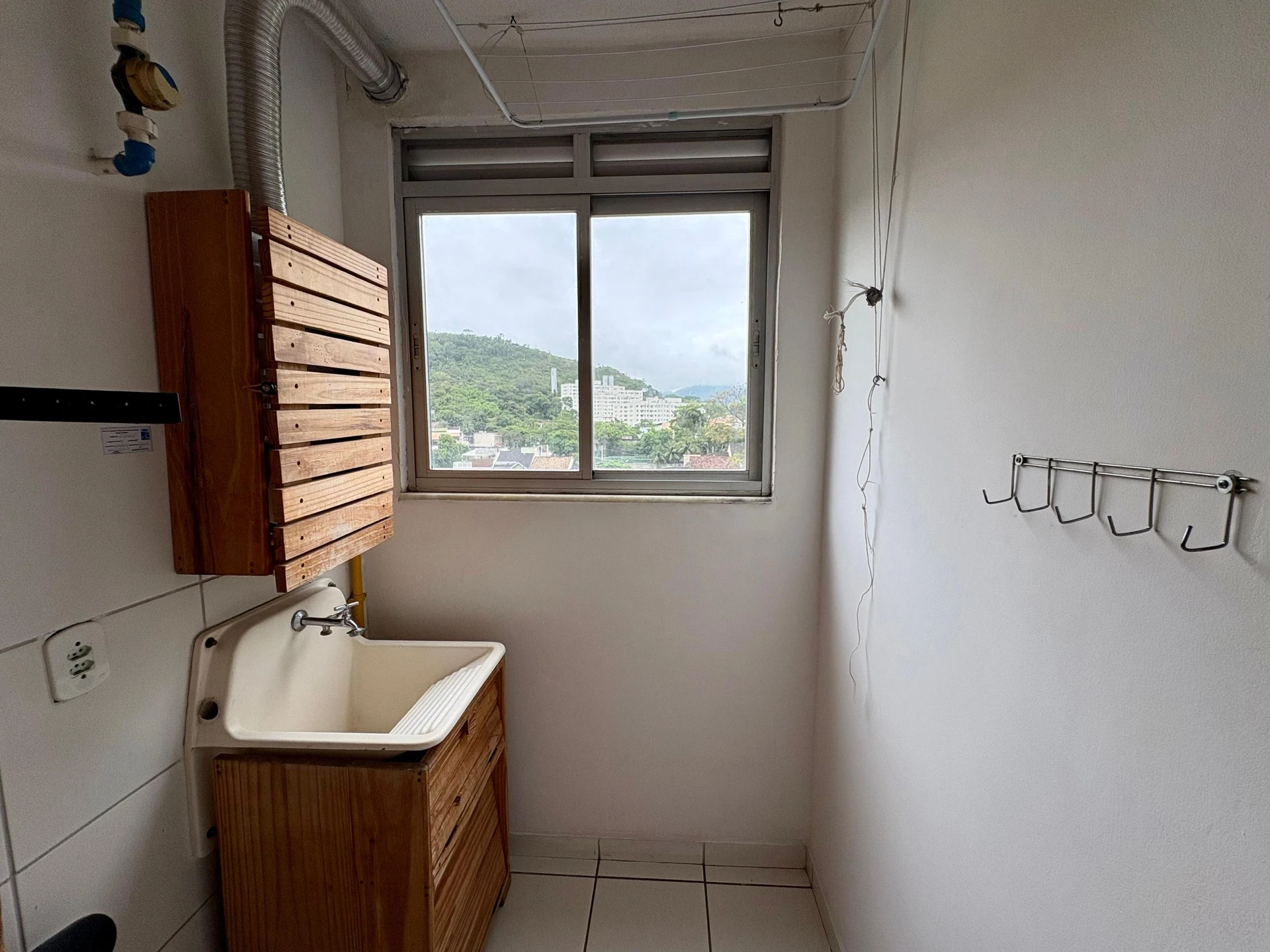 2-bedroom apartment with a mountain view — photo 16