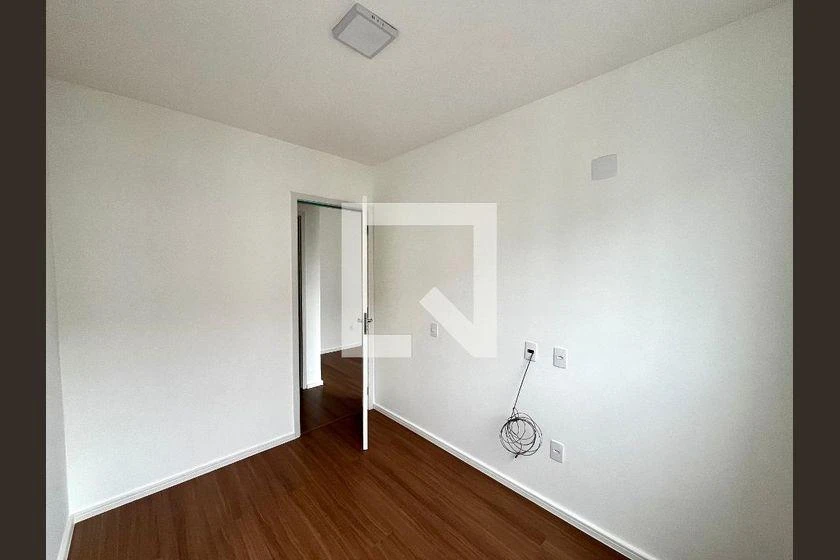2-bedroom apartment with wood or laminate floors — photo 8