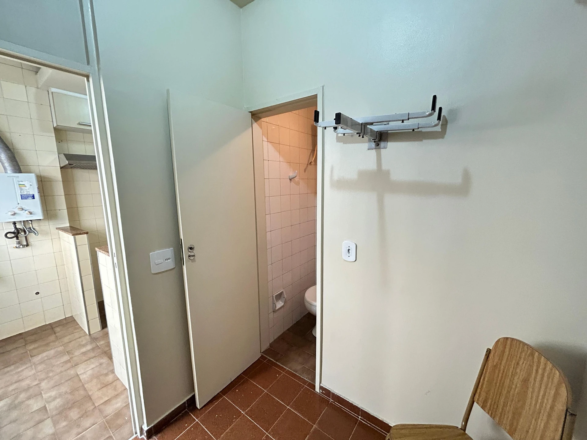 Apartamento com 3 quartos e suíte em bom estado — photo 58