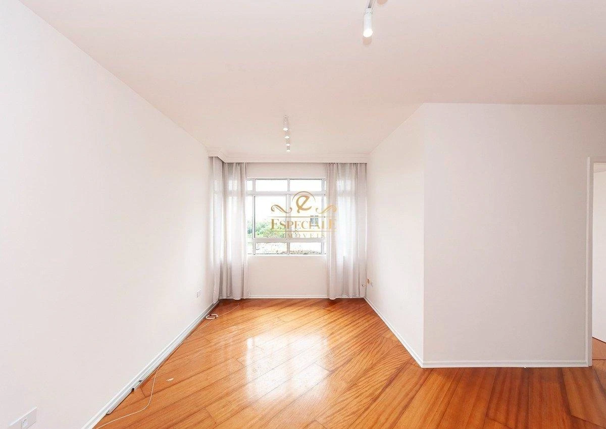 3-bedroom apartment with wood or laminate floors in Curitiba — photo 12