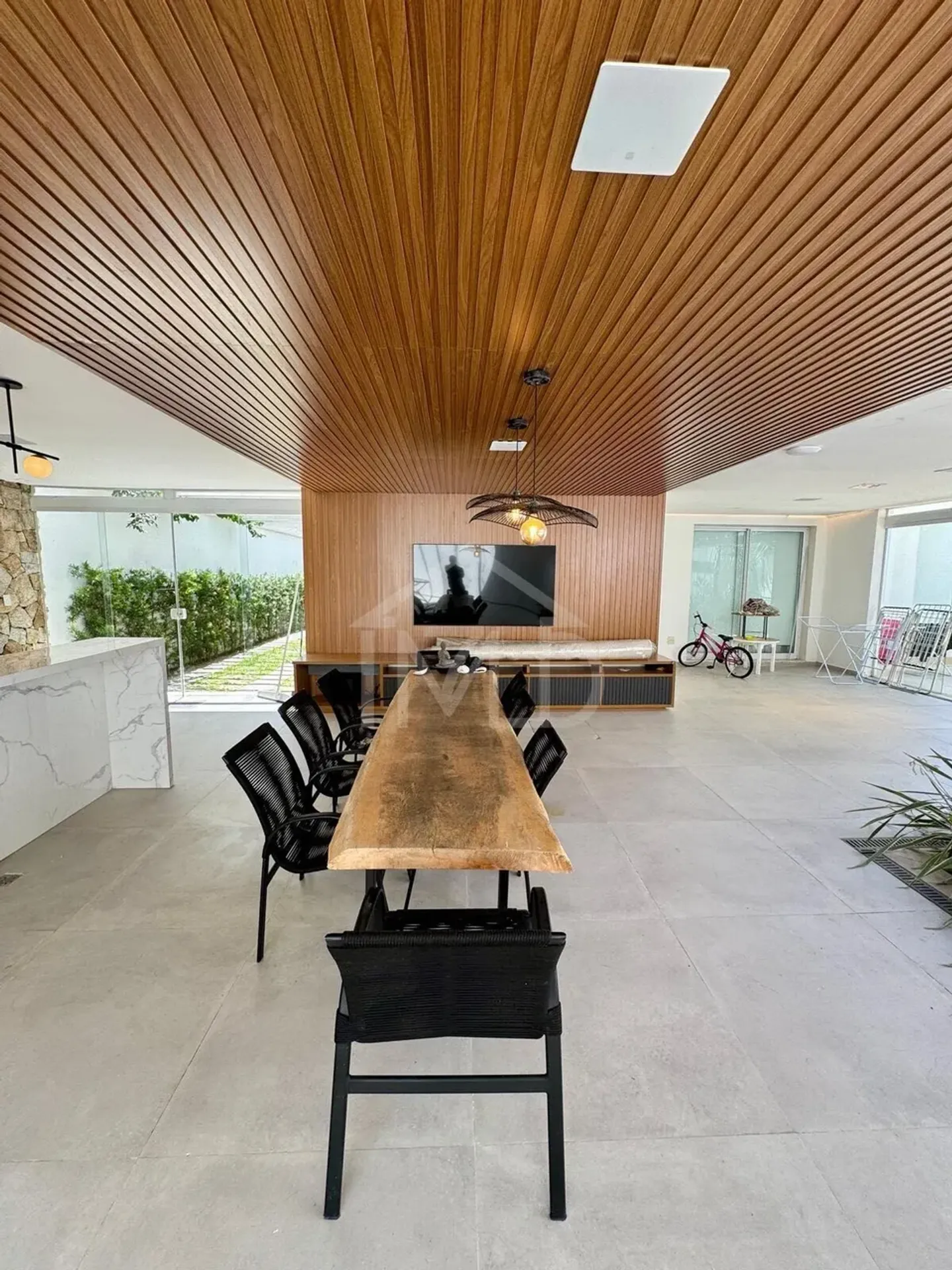 Furnished house with 4 bedrooms and 500 m² and 5 parking — photo 22