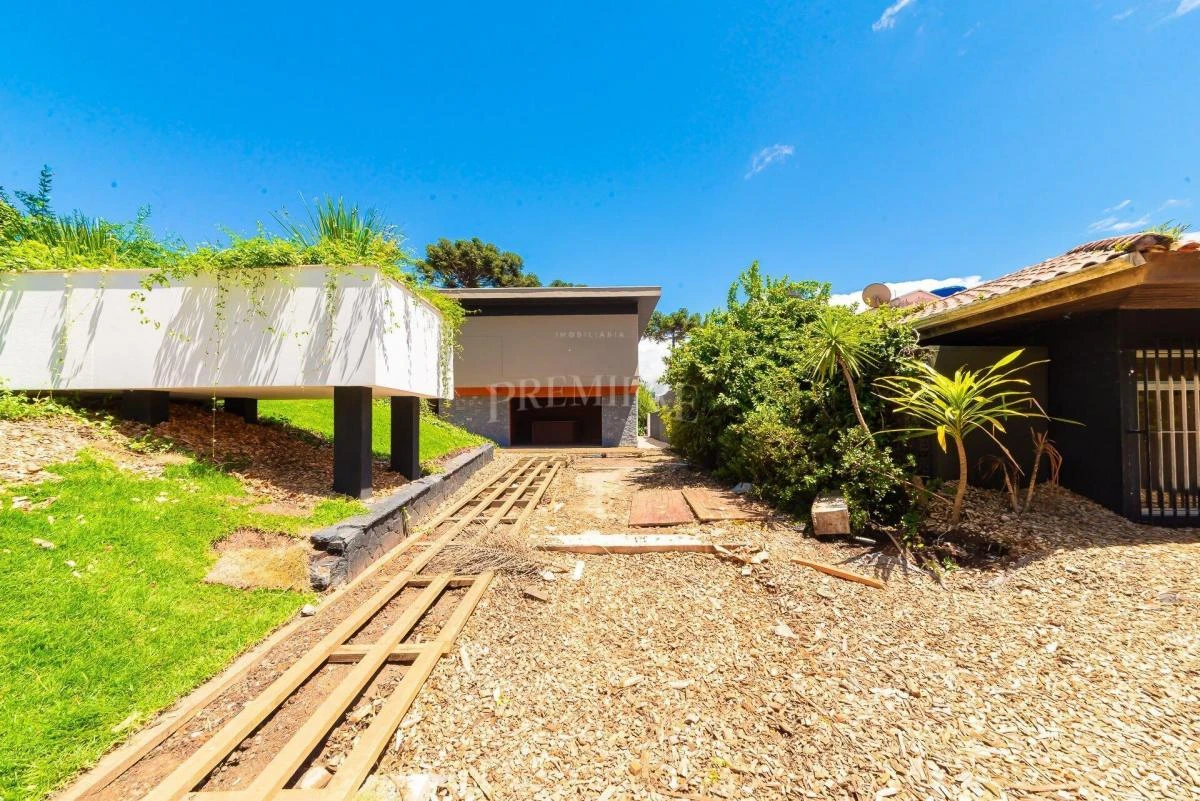 Casa de 220 m² com 5 banheiros e 6 vagas — photo 4