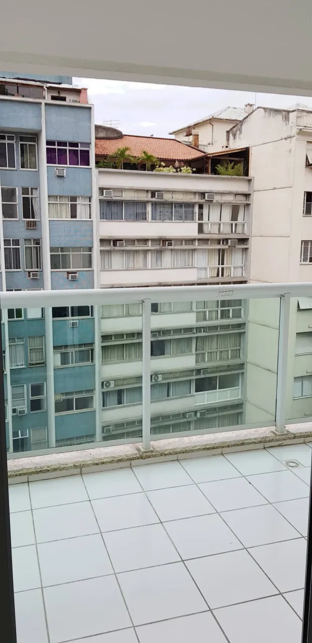 2-bedroom apartment with a balcony and enclosed kitchen — photo 14
