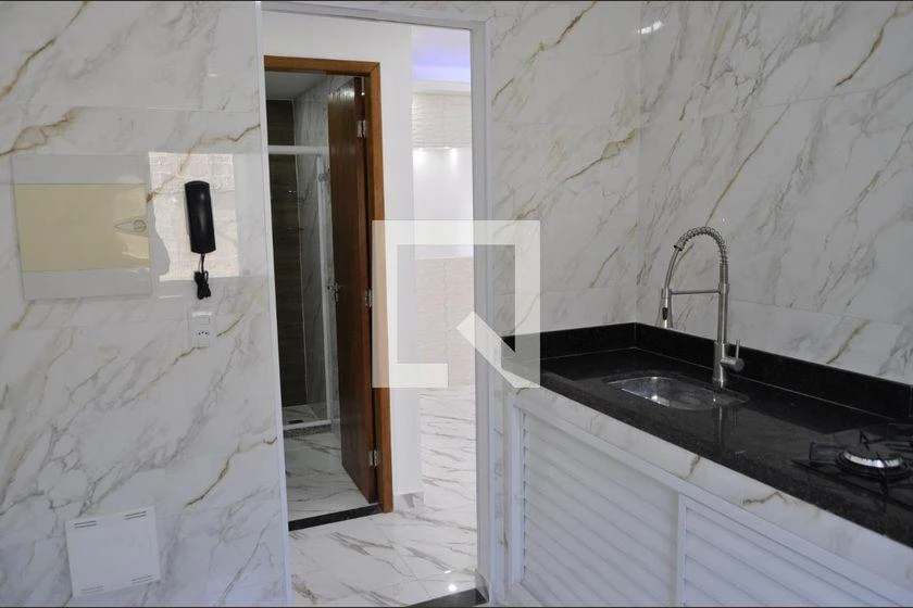 2-bedroom apartment in a building with a gym — photo 6