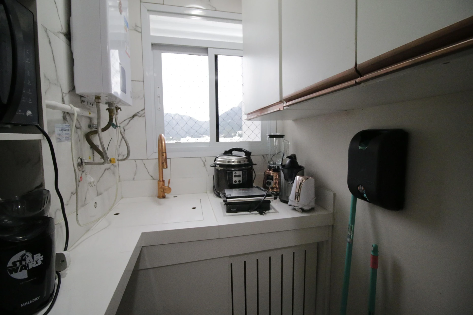 Apartamento mobiliado com 2 quartos e varanda — photo 2