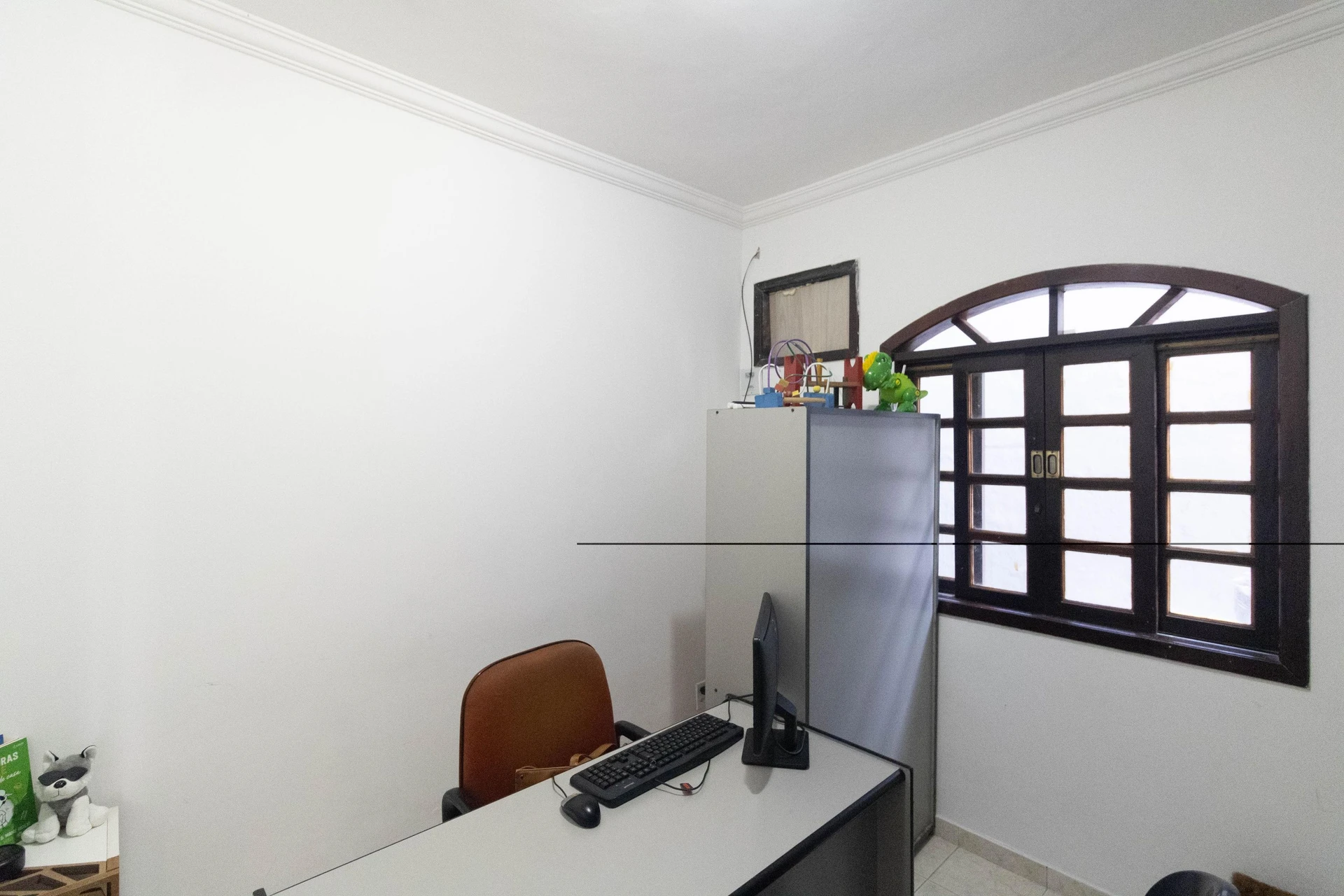 House with 3 bedrooms and a separate kitchen with gas stove — photo 24