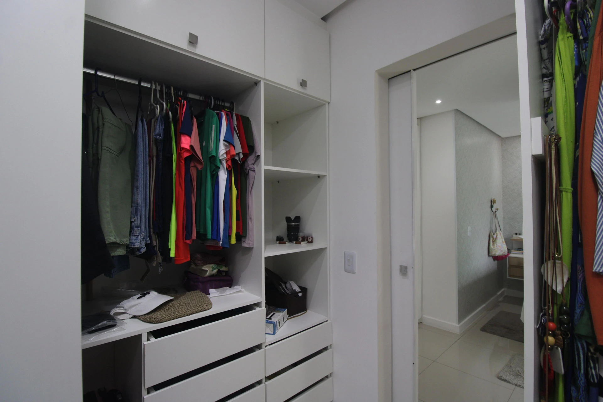 Casa mobiliada com 3 suítes e cozinha aberta com fogão a gás — photo 32
