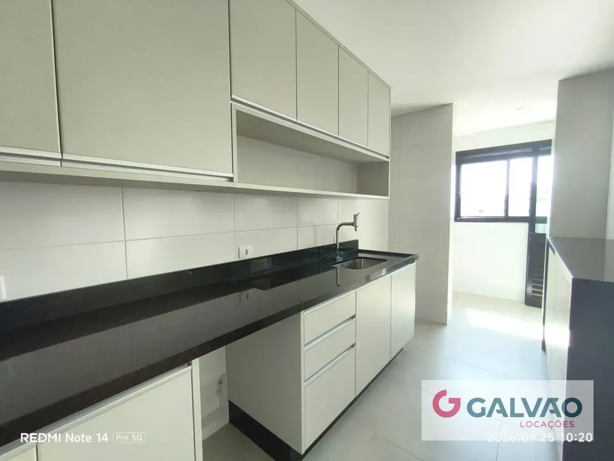 Apartment on the 6th floor with a glass-enclosed balcony