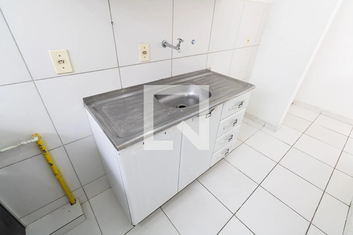 Apartamento con piso de cerámica, 2 dormitorios y 1 plaza — photo 22