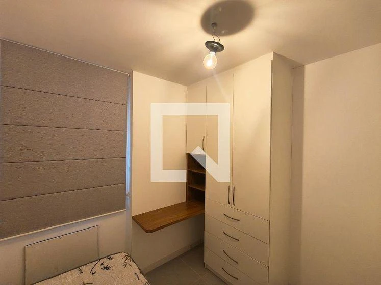 3-bedroom apartment with a glass-enclosed balcony — photo 30