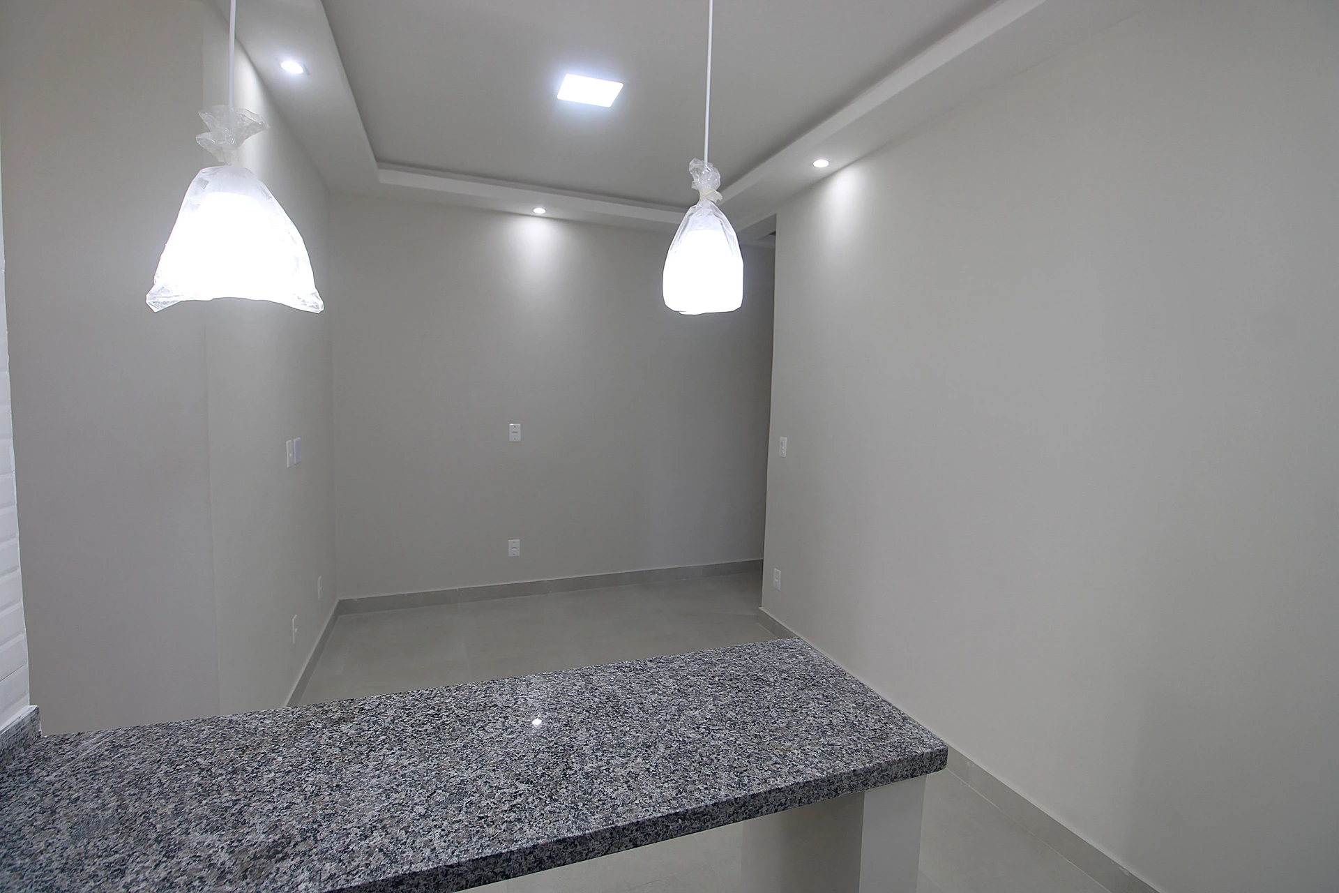 Apartamento sem mobília com 2 quartos, 1 banheiro e varanda — photo 5