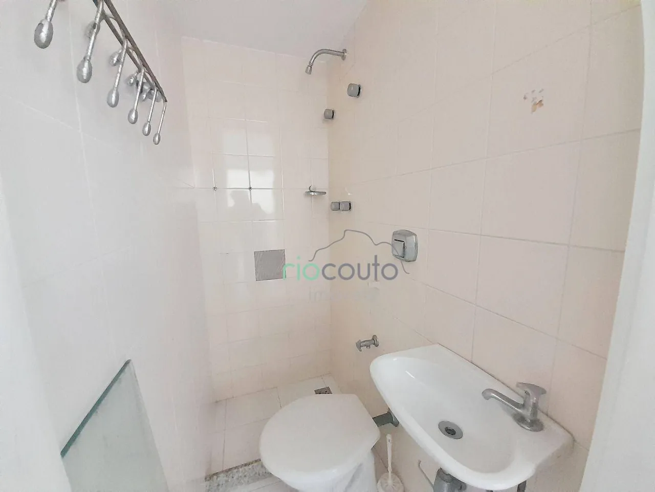 Apartamento de 4 dormitórios com 5 banheiros e área 198 m² — photo 14
