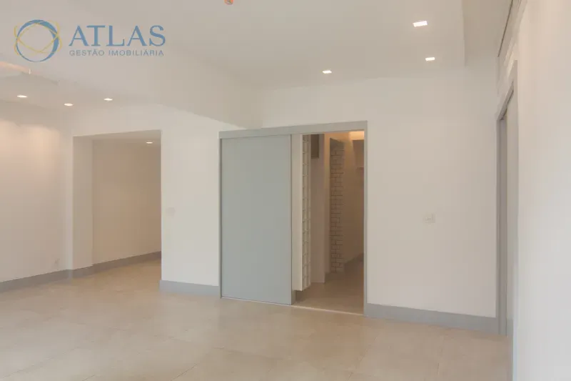 Apartamento, 90 m², com janelas do piso ao teto — photo 10