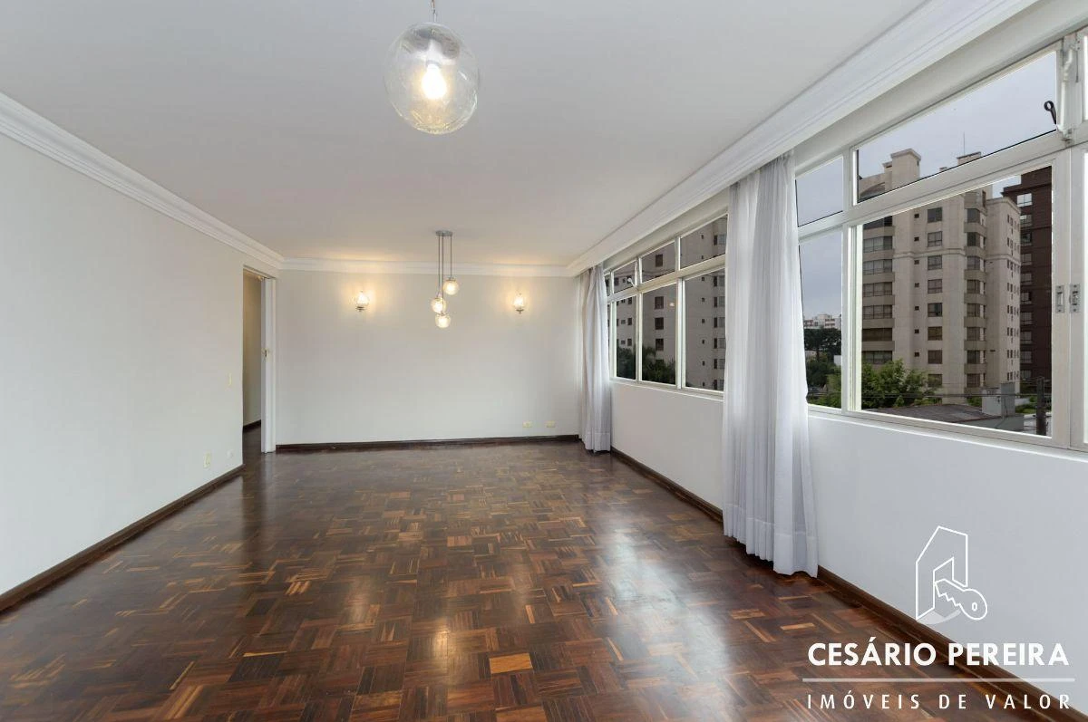 Furnished apartment, 215 m², with a bathtub — photo 24