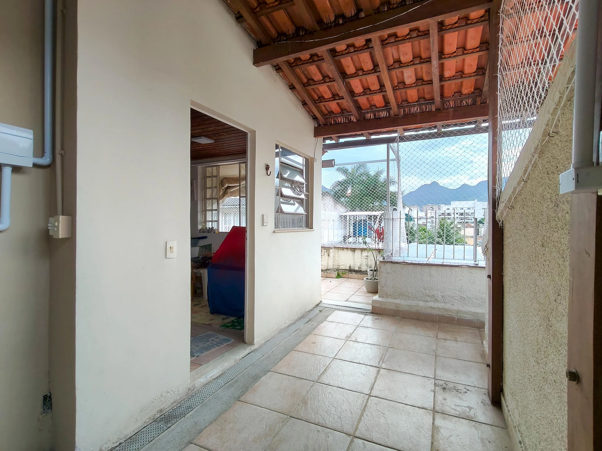 3-bedroom apartment with a mountain view in Rio de Janeiro — photo 43