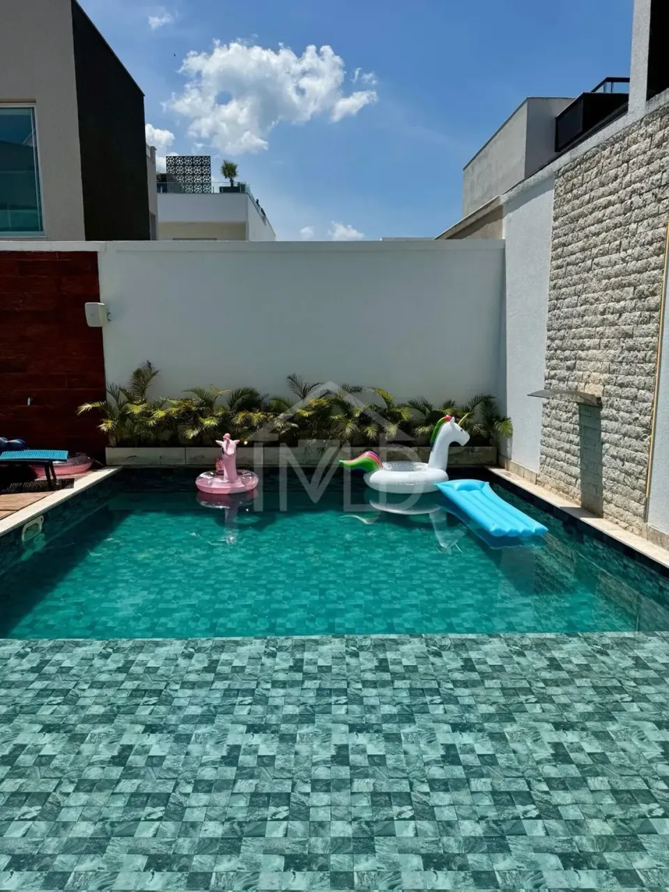 Furnished house with 4 bedrooms and 500 m² and 5 parking — photo 6