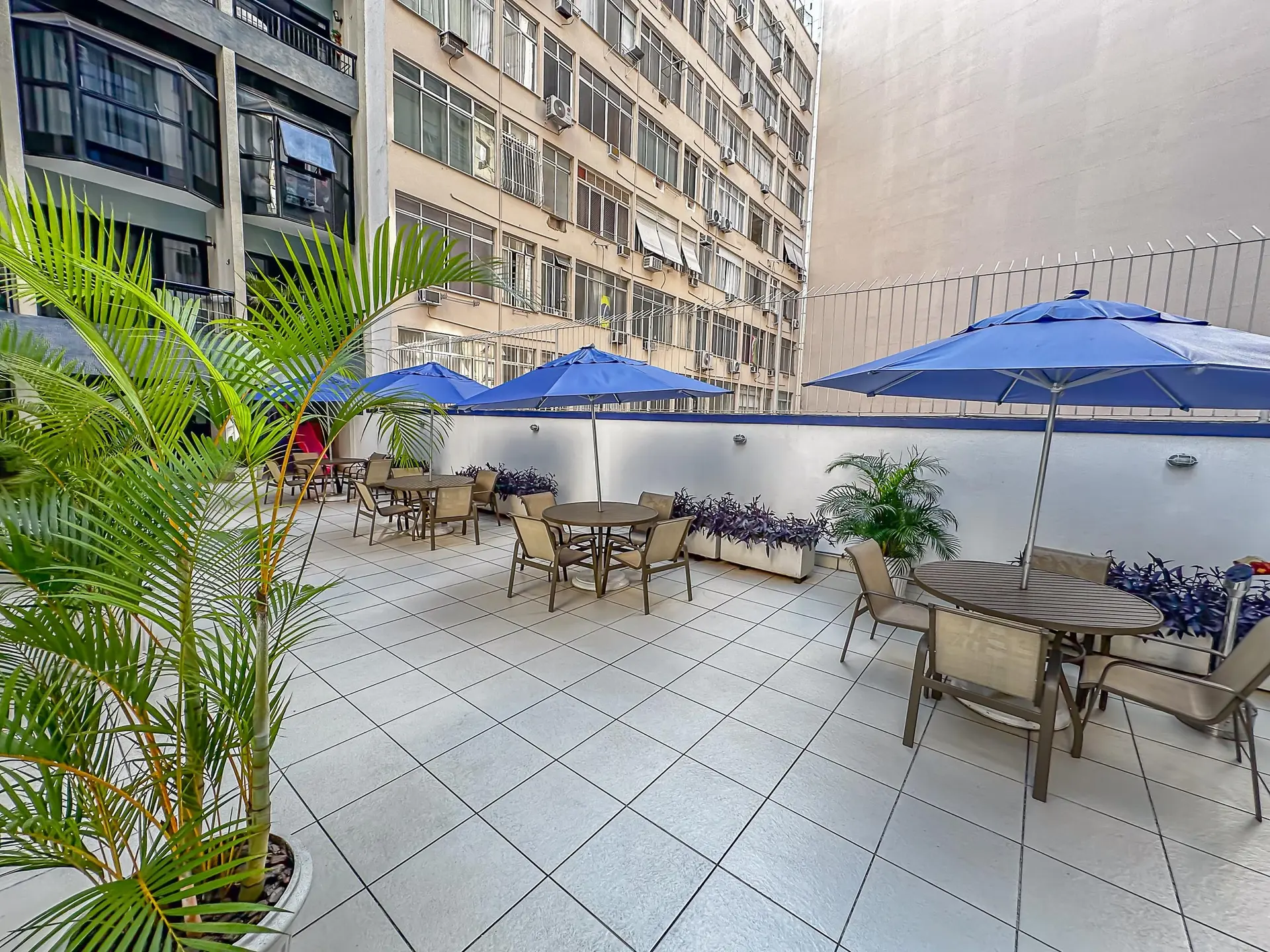 Furnished 2-bedroom apartment with 2 bathrooms — photo 38