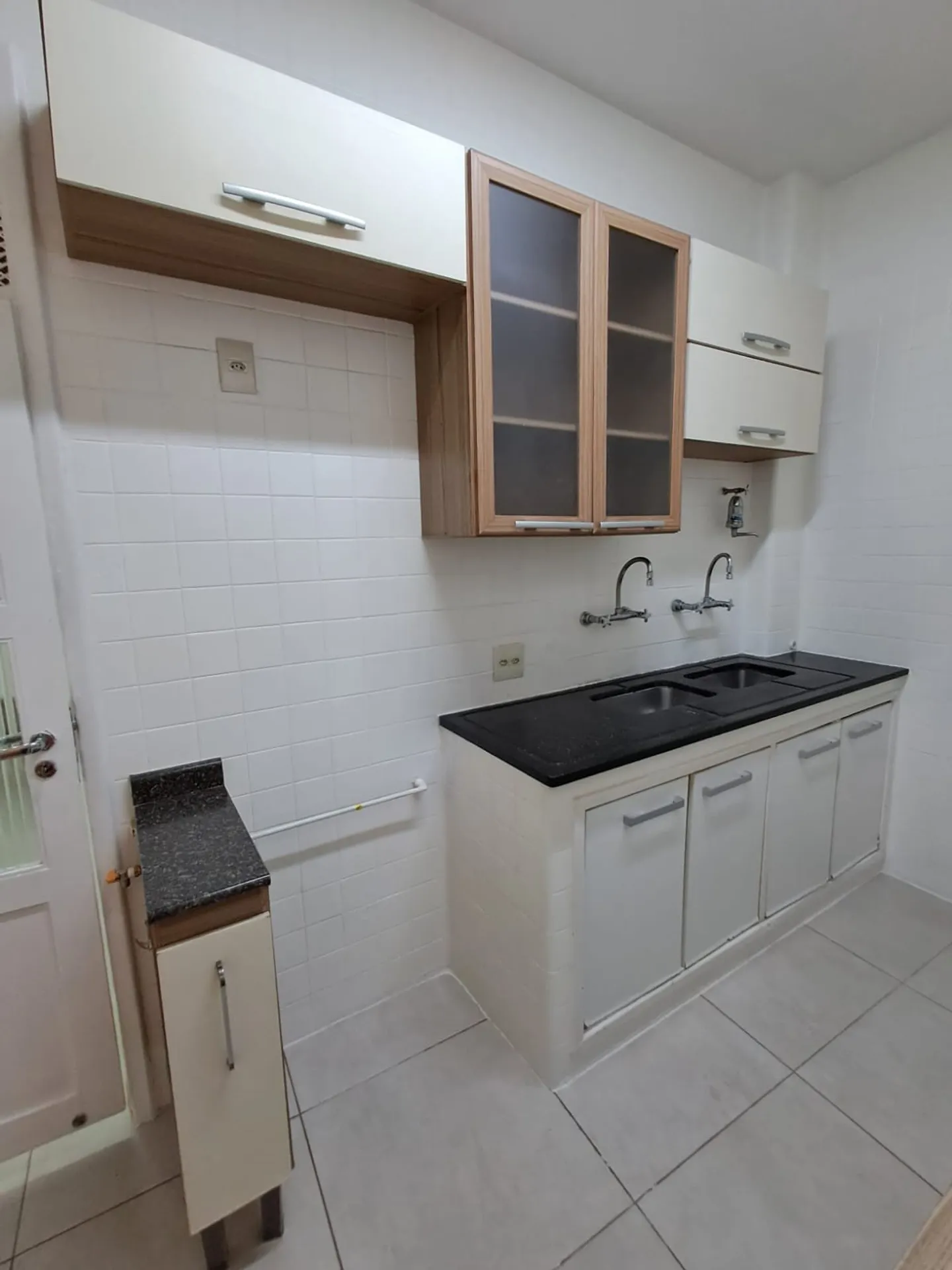 3-bedroom apartment with built-in wardrobes — photo 24