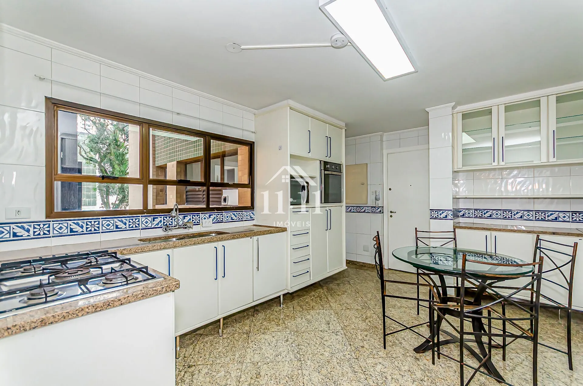 Furnished apartment, 176 m², with a home office — photo 7