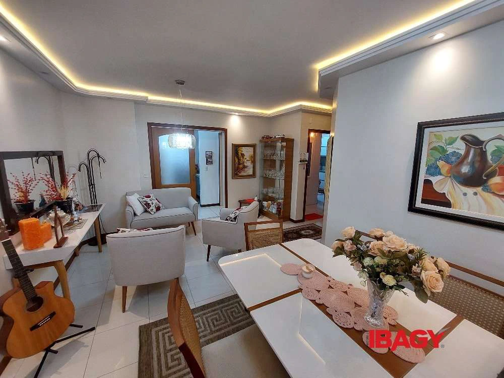 4-bedroom apartment with 2 en-suite bathrooms 159 m²