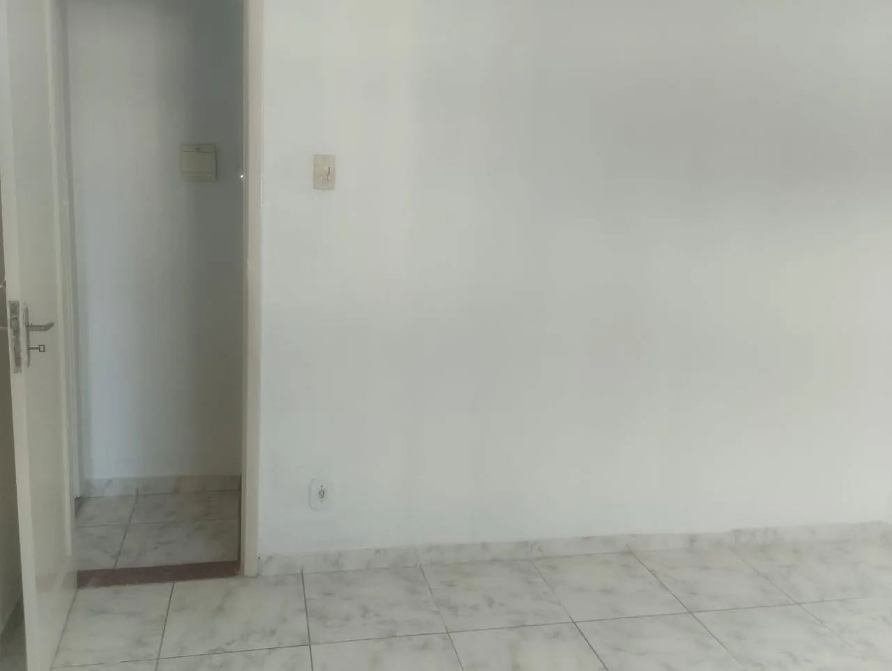 Casa sem mobília com 2 quartos e cozinha separada — photo 10