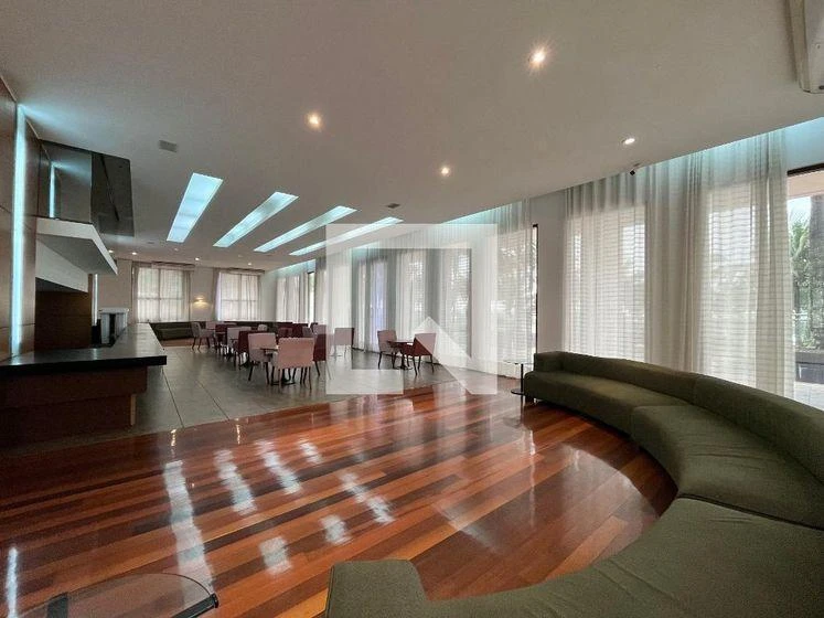 One-bedroom apartment in a building with a gym — photo 14