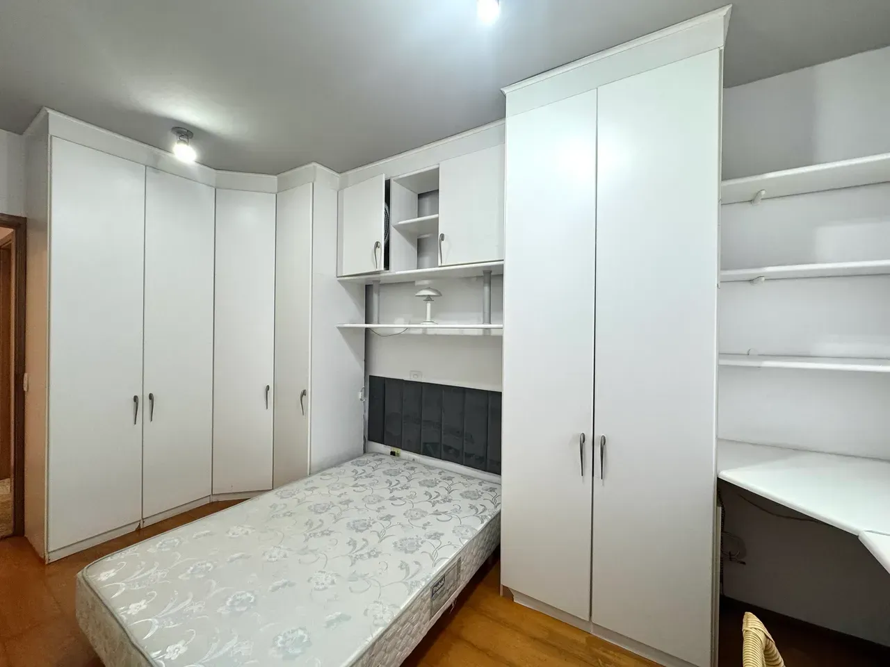 Мебльована квартира з 1 спальнею та 58 м² — photo 3