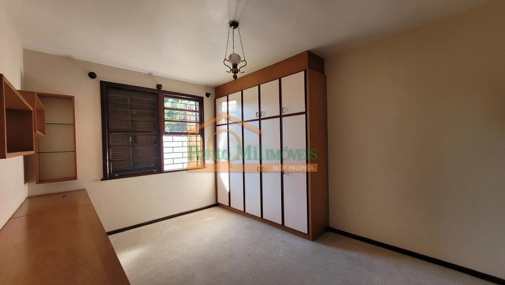 House with 3 bedrooms, 330 m² and 2 parking spaces — photo 37