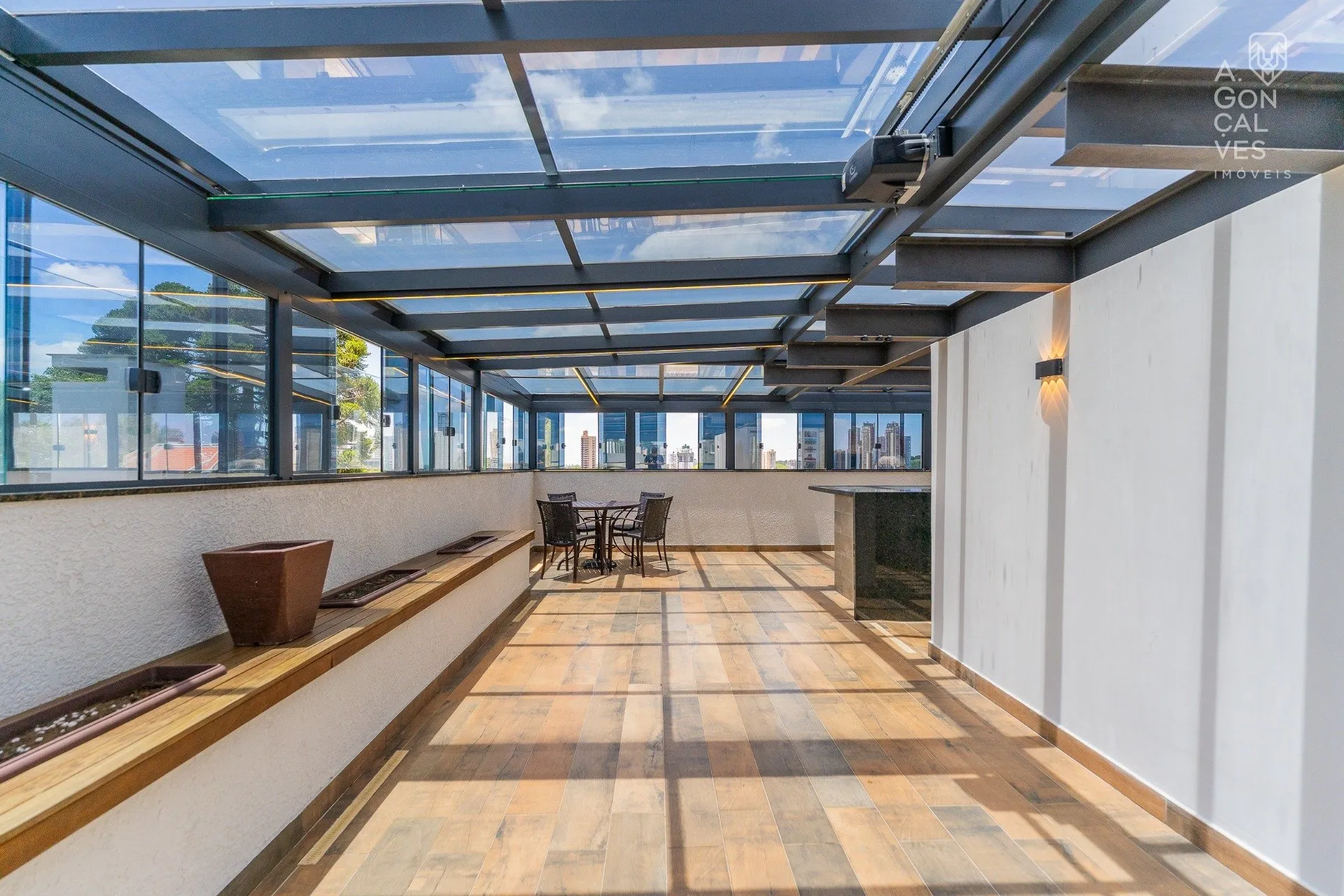 Casa com 3 suítes e 350 m², terraço e jardim — photo 27